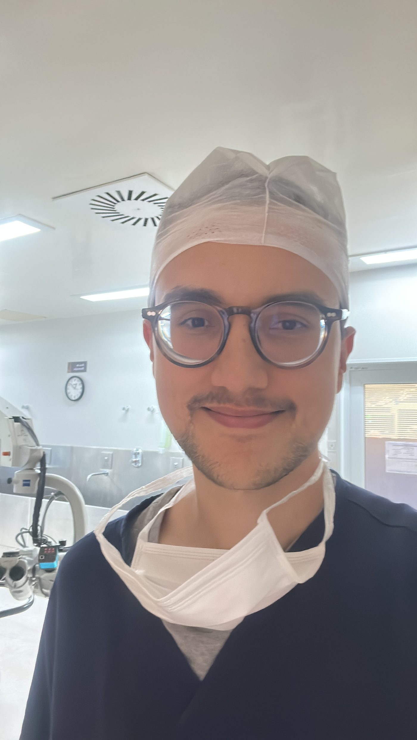 Dr. Federico Di Giovanni no centro cirúrgico